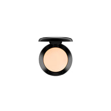 Load image into Gallery viewer, MAC Studio Finish Concealer SPF 35 NC15

